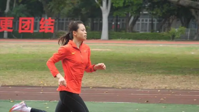 房间健身_运动汇健身房_房锟健身